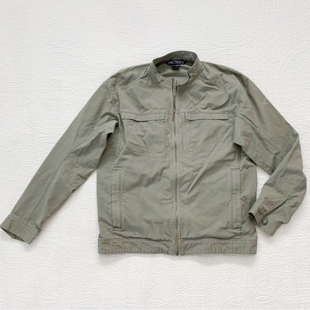 Arc'teryx Men's Olive Green Lightweight Jacket